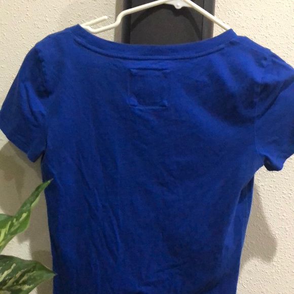 Abercrombie & Fitch blue & white flower tee small - Picture 6 of 8